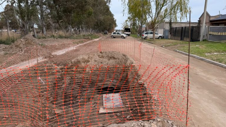 Por qué la obra hidráulica de Agustín Álvarez todavía no terminó al 100%, pese a que el plazo ya se cumplió